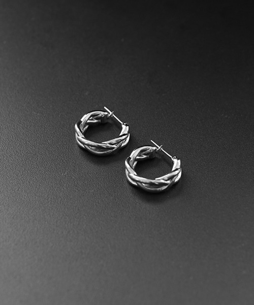 MinoriTY(マイノリティ)の「【2点セット】選べるシルバーフープピアス メンズ ウィメンズ ユニセックス(ピアス(両耳用)・メンズ・シルバー系1/シルバー系3/シルバー系2・FREE)」の3枚目の写真