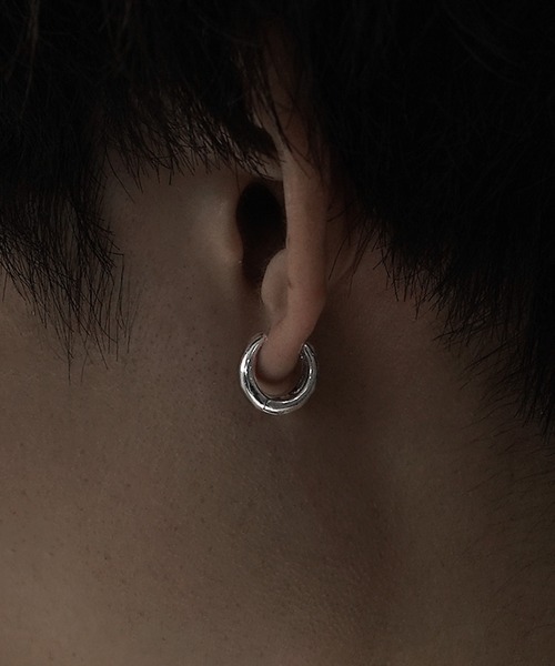 MinoriTY(マイノリティ)の「【2点セット】選べるシルバーフープピアス メンズ ウィメンズ ユニセックス(ピアス(両耳用)・メンズ・シルバー系1/シルバー系3/シルバー系2・FREE)」の6枚目の写真