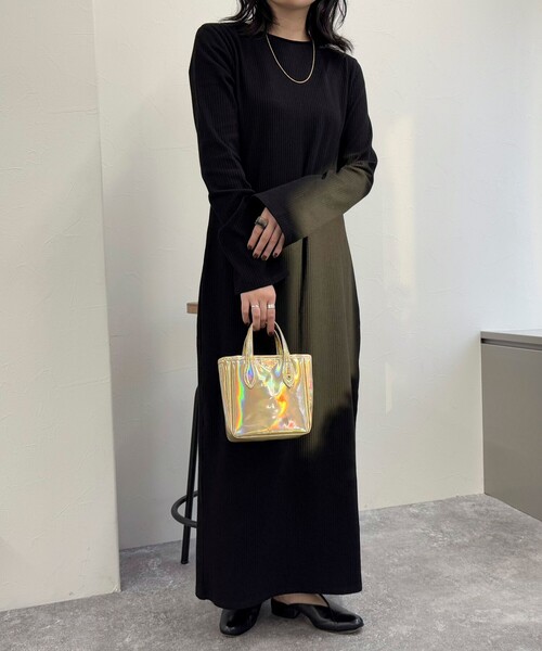 fredy emue（フレディエミュ）の「【BEAURE/ビュレ】レザーエナメルミニトートバッグ（ショルダーバッグ・レディース・レッド/ゴールド/ライトブルー・FREE）」の4枚目の写真