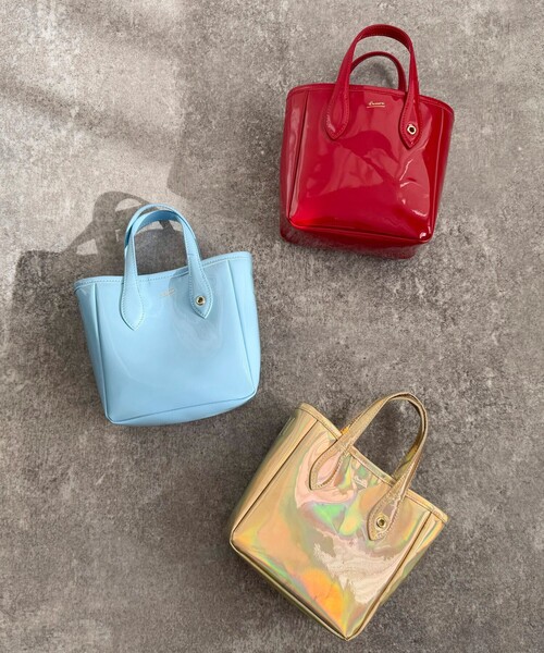 fredy emue（フレディエミュ）の「【BEAURE/ビュレ】レザーエナメルミニトートバッグ（ショルダーバッグ・レディース・レッド/ゴールド/ライトブルー・FREE）」の12枚目の写真