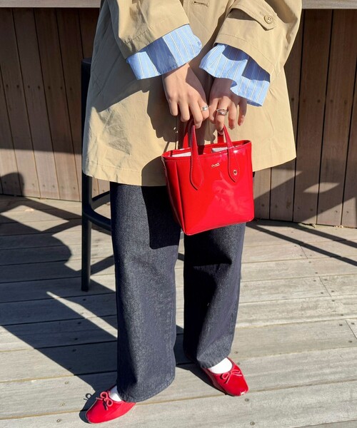 fredy emue（フレディエミュ）の「【BEAURE/ビュレ】レザーエナメルミニトートバッグ（ショルダーバッグ・レディース・レッド/ゴールド/ライトブルー・FREE）」の14枚目の写真