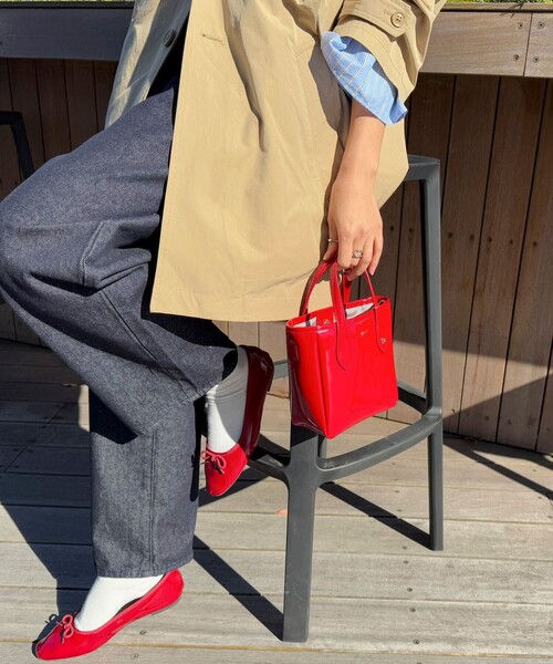 fredy emue（フレディエミュ）の「【BEAURE/ビュレ】レザーエナメルミニトートバッグ（ショルダーバッグ・レディース・レッド/ゴールド/ライトブルー・FREE）」の15枚目の写真