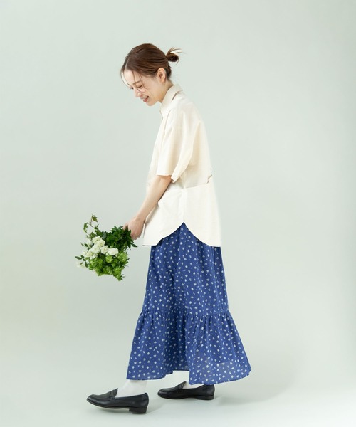 PAR ICI(パーリッシィ)の「小花柄抜染 ギャザースカート(スカート・レディース・ブルー/ブラック・FREE)」の21枚目の写真