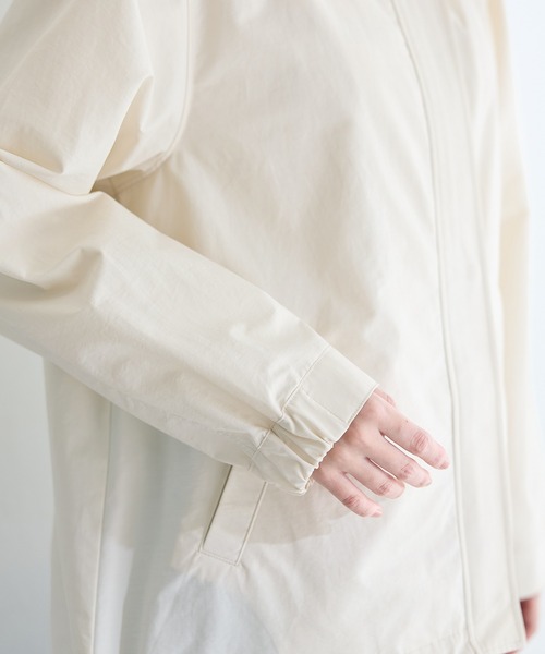 Honeys（ハニーズ）の「【非フッ素撥水加工】撥水加工フードブルゾン（ブルゾン・レディース・ピンク系/ライトカーキ/ベージュ/アイボリー/ブラック・L/LL/M/S）」の18枚目の写真