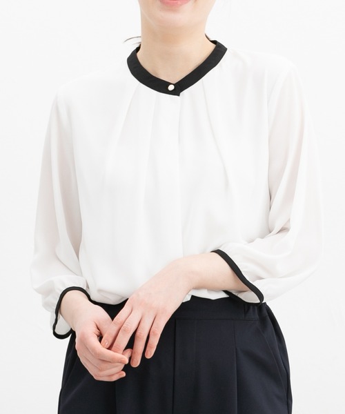 Honeys（ハニーズ）の「７分袖配色ブラウス（シャツ/ブラウス・レディース・ホワイト/ホワイト系その他/ライトグリーン系/イエロー系その他/ラベンダー/ネイビー・3L/S/M/LL/L）」の2枚目の写真