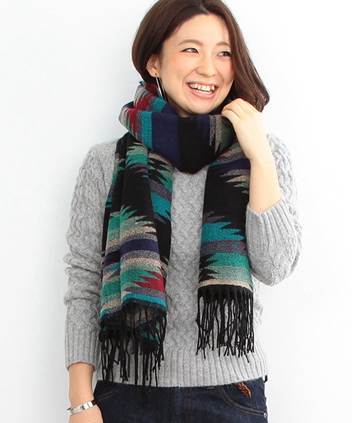 B:MING by BEAMS（ビーミングバイビームス）の「ビーミング by ビームス / ネイティブ柄ストール（マフラー・レディース・ブラック/イエロー/ブルー・ONE SIZE）」の2枚目の写真