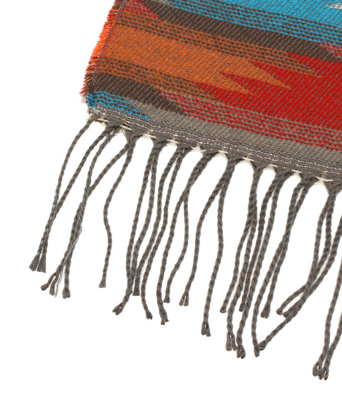 B:MING by BEAMS（ビーミングバイビームス）の「ビーミング by ビームス / ネイティブ柄ストール（マフラー・レディース・ブラック/イエロー/ブルー・ONE SIZE）」の5枚目の写真