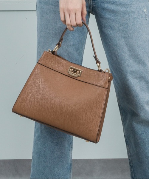 GIANNI NOTARO（ジャンニノターロ）の「【GIANNI NOTARO /ジャンニ ノターロ 】ハンドバッグ　ショルダーバッグ　本革（ショルダーバッグ・レディース・ベージュ/チャコールグレー/ブラウン/ブラック/アイボリー・FREE）」の4枚目の写真