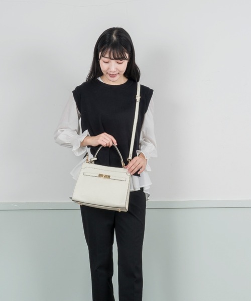 GIANNI NOTARO（ジャンニノターロ）の「【GIANNI NOTARO /ジャンニ ノターロ 】ハンドバッグ　ショルダーバッグ　本革（ショルダーバッグ・レディース・ベージュ/チャコールグレー/ブラウン/ブラック/アイボリー・FREE）」の14枚目の写真