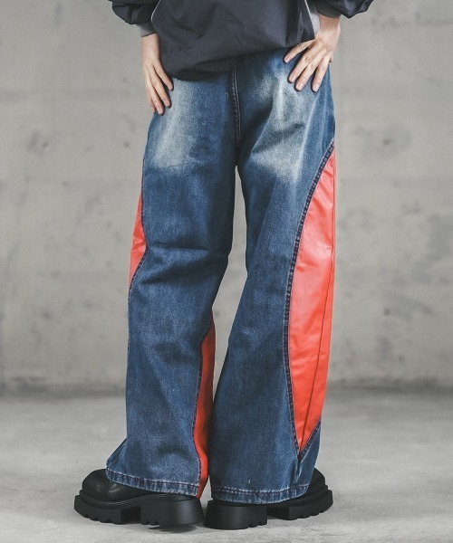 Shoowtime（ショウタイム）の「Wide denim pants with synthetic leather design / ポイント合成皮革デザインワイドデニムパンツ（デニムパンツ・メンズ・ブルー系/ブラック系・X-LARGE/LARGE/MEDIUM/SMALL）」の16枚目の写真