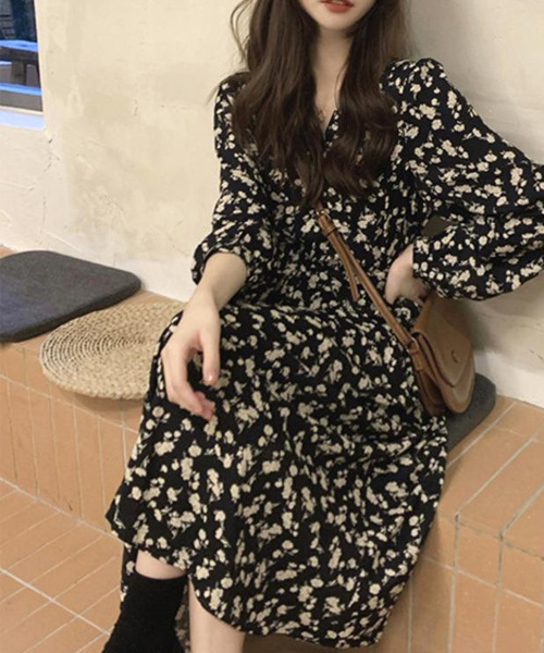VIVID LADY(ビビッドレディー)の「花柄カシュクールロングワンピース 長袖(ワンピース・レディース・ブラック・FREE)」の1枚目の写真