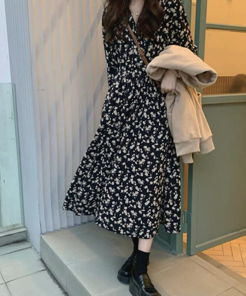 VIVID LADY(ビビッドレディー)の「花柄カシュクールロングワンピース 長袖(ワンピース・レディース・ブラック・FREE)」の4枚目の写真