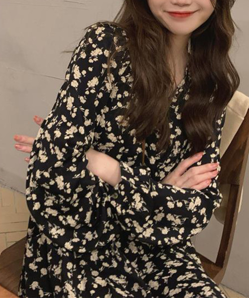VIVID LADY(ビビッドレディー)の「花柄カシュクールロングワンピース 長袖(ワンピース・レディース・ブラック・FREE)」の5枚目の写真