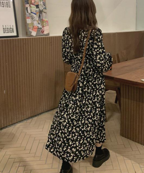 VIVID LADY(ビビッドレディー)の「花柄カシュクールロングワンピース 長袖(ワンピース・レディース・ブラック・FREE)」の7枚目の写真