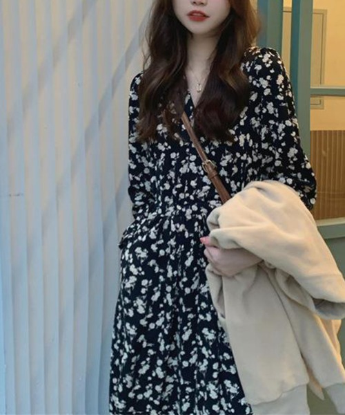 VIVID LADY(ビビッドレディー)の「花柄カシュクールロングワンピース 長袖(ワンピース・レディース・ブラック・FREE)」の9枚目の写真
