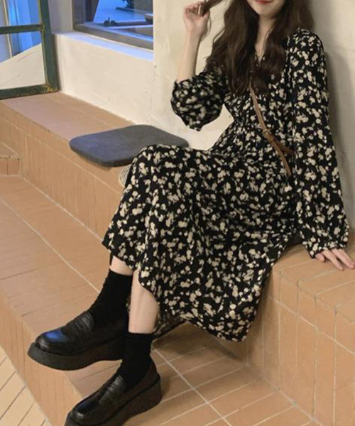 VIVID LADY(ビビッドレディー)の「花柄カシュクールロングワンピース 長袖(ワンピース・レディース・ブラック・FREE)」の12枚目の写真