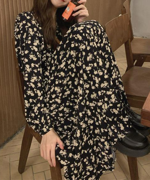 VIVID LADY(ビビッドレディー)の「花柄カシュクールロングワンピース 長袖(ワンピース・レディース・ブラック・FREE)」の16枚目の写真