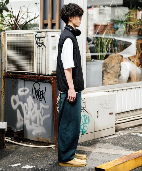 Rocky Monroe（ロッキーモンロー）の「ルーズシルエット 裏メッシュスタンドネック前開きナイロンベスト（ベスト・メンズ・チャコール/ブラック/ネイビー/グレー・M/L/XL）」の5枚目の写真