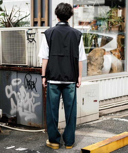 Rocky Monroe（ロッキーモンロー）の「ルーズシルエット 裏メッシュスタンドネック前開きナイロンベスト（ベスト・メンズ・チャコール/ブラック/ネイビー/グレー・M/L/XL）」の6枚目の写真