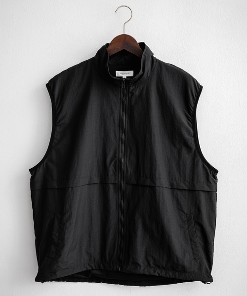 Rocky Monroe（ロッキーモンロー）の「ルーズシルエット 裏メッシュスタンドネック前開きナイロンベスト（ベスト・メンズ・チャコール/ブラック/ネイビー/グレー・M/L/XL）」の22枚目の写真
