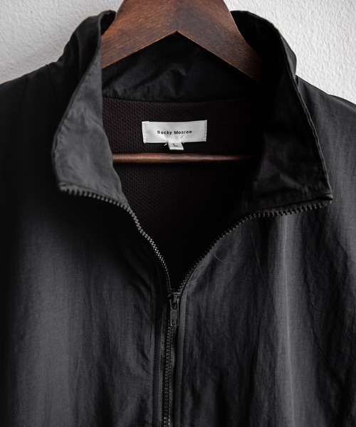 Rocky Monroe（ロッキーモンロー）の「ルーズシルエット 裏メッシュスタンドネック前開きナイロンベスト（ベスト・メンズ・チャコール/ブラック/ネイビー/グレー・M/L/XL）」の14枚目の写真