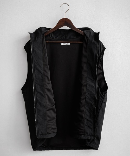 Rocky Monroe（ロッキーモンロー）の「ルーズシルエット 裏メッシュスタンドネック前開きナイロンベスト（ベスト・メンズ・チャコール/ブラック/ネイビー/グレー・M/L/XL）」の9枚目の写真