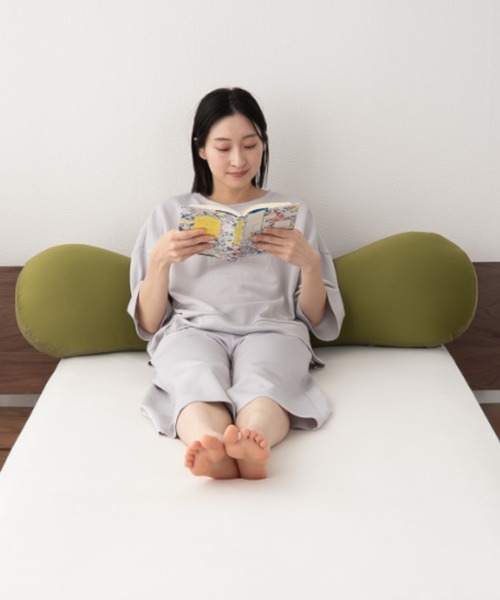 EMOOR(エムール)の「【東京家具】贅沢ボリューム 抱きまくら(クッション/クッションカバー・レディース・ネイビー/グリーン/ワイン/グレー・FREE)」の10枚目の写真