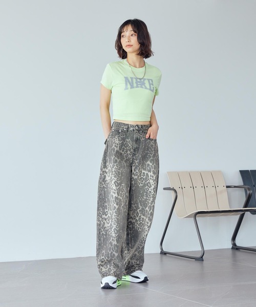 NIKE（ナイキ）の「ナイキ エア マックス 90 LV8 ウィメンズシューズ / Nike Air Max 90 LV8 Women's Shoes FD4328-002 Photon Dust（スニーカー・レディース・グレー系その他・25.5/26/22.5/23/23.5/24/24.5/25/22）」の4枚目の写真