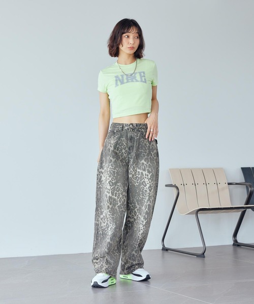 NIKE（ナイキ）の「ナイキ エア マックス 90 LV8 ウィメンズシューズ / Nike Air Max 90 LV8 Women's Shoes FD4328-002 Photon Dust（スニーカー・レディース・グレー系その他・25.5/26/22.5/23/23.5/24/24.5/25/22）」の3枚目の写真