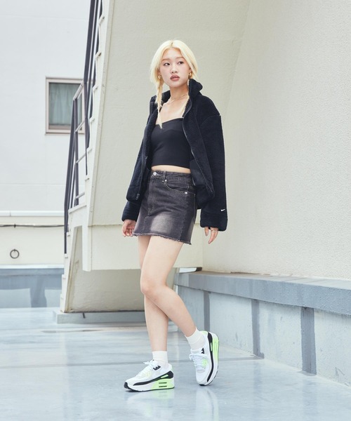 NIKE（ナイキ）の「ナイキ エア マックス 90 LV8 ウィメンズシューズ / Nike Air Max 90 LV8 Women's Shoes FD4328-002 Photon Dust（スニーカー・レディース・グレー系その他・25.5/26/22.5/23/23.5/24/24.5/25/22）」の6枚目の写真