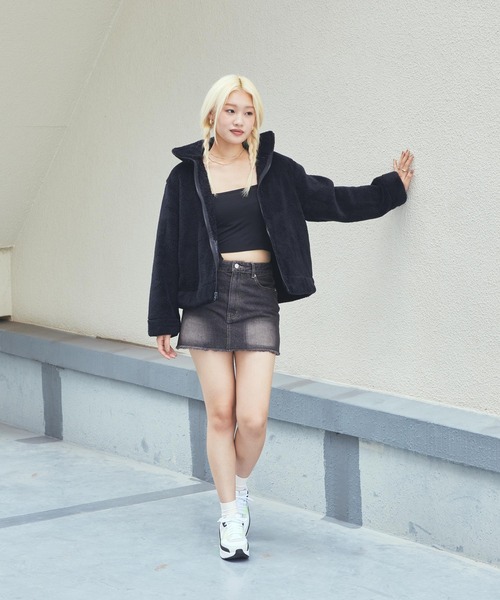 NIKE（ナイキ）の「ナイキ エア マックス 90 LV8 ウィメンズシューズ / Nike Air Max 90 LV8 Women's Shoes FD4328-002 Photon Dust（スニーカー・レディース・グレー系その他・25.5/26/22.5/23/23.5/24/24.5/25/22）」の5枚目の写真