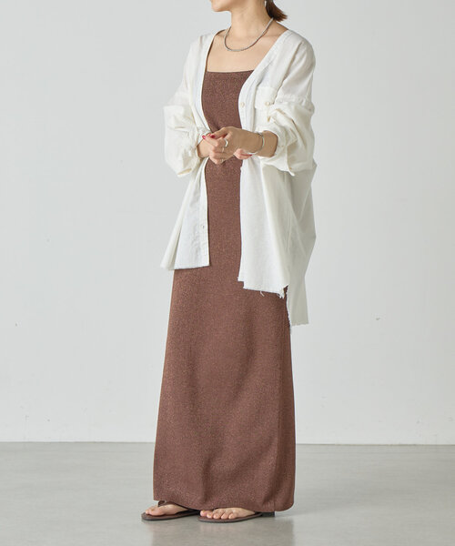 SHENERY（シーナリー）の「Vネックリネンシャツ（シャツ/ブラウス・レディース・レッド/オフホワイト・36/38）」の6枚目の写真