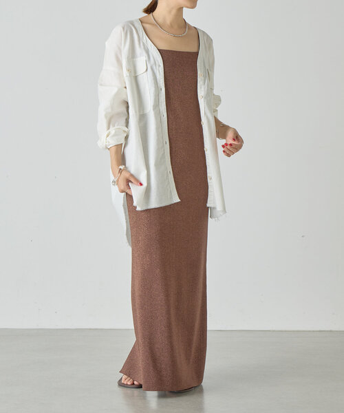 SHENERY（シーナリー）の「Vネックリネンシャツ（シャツ/ブラウス・レディース・レッド/オフホワイト・36/38）」の11枚目の写真