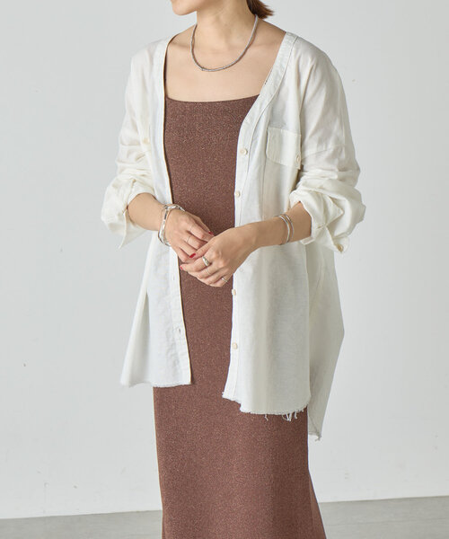 SHENERY（シーナリー）の「Vネックリネンシャツ（シャツ/ブラウス・レディース・レッド/オフホワイト・36/38）」の14枚目の写真