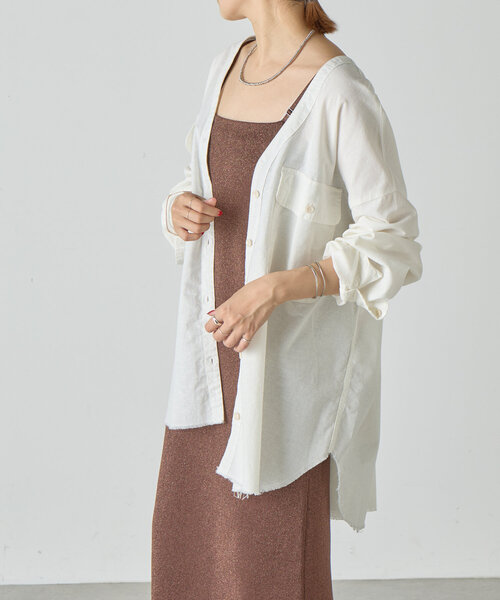 SHENERY（シーナリー）の「Vネックリネンシャツ（シャツ/ブラウス・レディース・レッド/オフホワイト・36/38）」の15枚目の写真