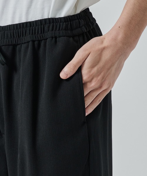 STUDIOUS(ステュディオス)の「DRY DOBBY DOUGI PANTS(スラックス・メンズ・ブラック/グレイッシュベージュ・1/2)」の9枚目の写真