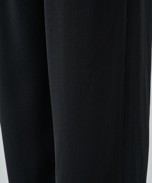 STUDIOUS(ステュディオス)の「DRY DOBBY DOUGI PANTS(スラックス・メンズ・ブラック/グレイッシュベージュ・1/2)」の11枚目の写真