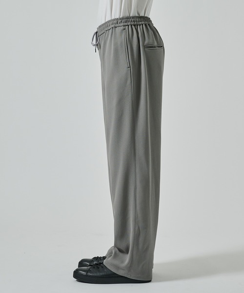 STUDIOUS(ステュディオス)の「DRY DOBBY DOUGI PANTS(スラックス・メンズ・ブラック/グレイッシュベージュ・1/2)」の15枚目の写真
