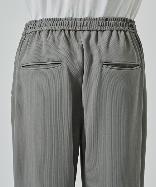 STUDIOUS(ステュディオス)の「DRY DOBBY DOUGI PANTS(スラックス・メンズ・ブラック/グレイッシュベージュ・1/2)」の17枚目の写真