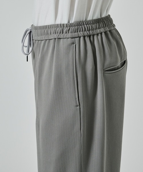 STUDIOUS(ステュディオス)の「DRY DOBBY DOUGI PANTS(スラックス・メンズ・ブラック/グレイッシュベージュ・1/2)」の18枚目の写真
