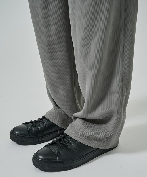 STUDIOUS(ステュディオス)の「DRY DOBBY DOUGI PANTS(スラックス・メンズ・ブラック/グレイッシュベージュ・1/2)」の21枚目の写真