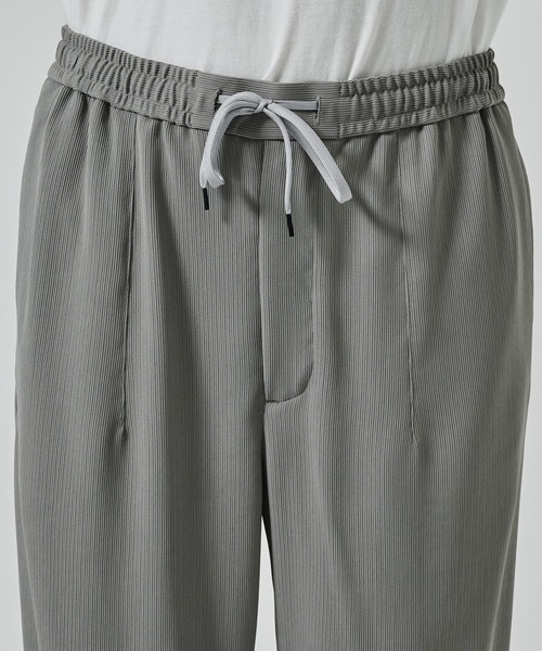 STUDIOUS(ステュディオス)の「DRY DOBBY DOUGI PANTS(スラックス・メンズ・ブラック/グレイッシュベージュ・1/2)」の22枚目の写真
