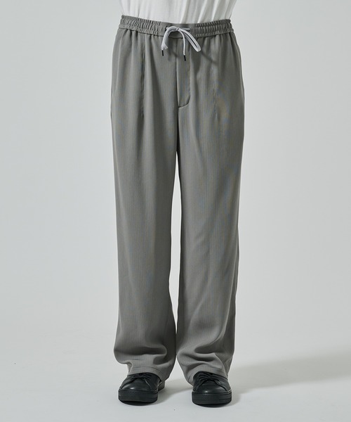 STUDIOUS(ステュディオス)の「DRY DOBBY DOUGI PANTS(スラックス・メンズ・ブラック/グレイッシュベージュ・1/2)」の14枚目の写真