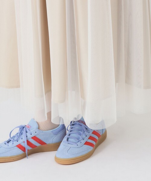 adidas(アディダス)の「【WEB限定】adidas / HANDBALL SPEZIAL(スニーカー・レディース・サックスブルー/ブラック・25.0cm/24.5cm/23.5cm/23.0cm/24.0cm)」の2枚目の写真
