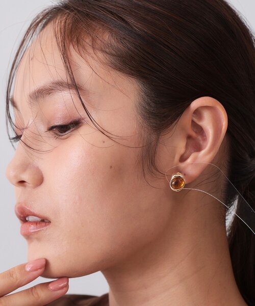 OPAQUE.CLIP(オペークドットクリップ)の「メタル縁取りカラーピアス(ピアス(両耳用)・レディース・ゴールド/シルバー・00)」の7枚目の写真