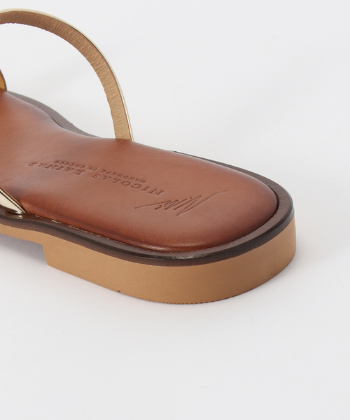 La TOTALITE（ラトータリテ）の「NICOLAS LAINAS/ニコラスライナス フラットサンダル（サンダル・レディース・ブラック/ベージュ・36/37/38）」の6枚目の写真