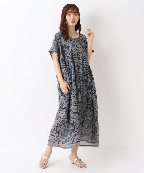 one'sterrace(ワンズテラス)の「リゾート 単色フラワーワンピース(ワンピース・レディース・ブラック系8/グレー系4・02)」の14枚目の写真