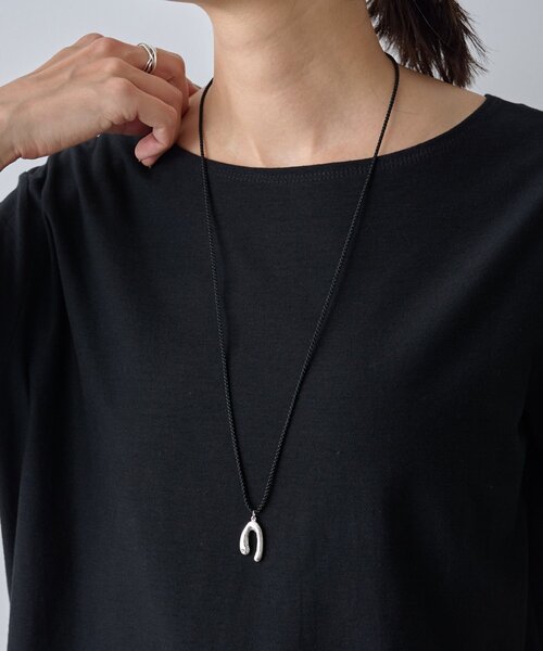 BEARDSLEY（ビアズリー）の「シルバーモチーフコードネックレス（ネックレス・レディース・ゴールド・FREE）」の3枚目の写真