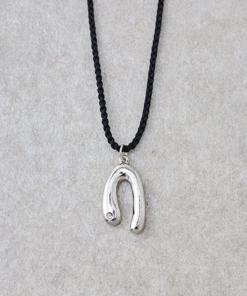 BEARDSLEY（ビアズリー）の「シルバーモチーフコードネックレス（ネックレス・レディース・ゴールド・FREE）」の7枚目の写真