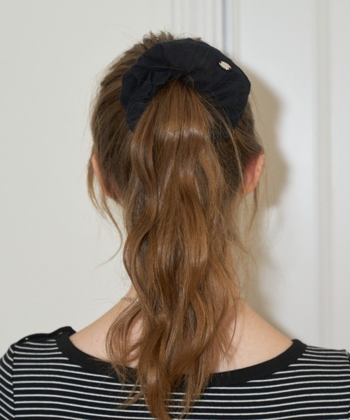 GIUNON(ジウノン)の「embroidery cotton big chouchou / エンブロイダリーコットンビッグシュシュ(シュシュ・レディース・ブラック/ホワイト/ピンク・FREE)」の2枚目の写真